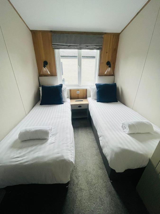 Copse View Lodge With Hot Tub York Eksteriør billede